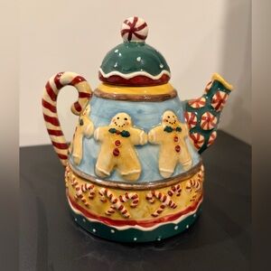 Christmas Sakura Debbie Mumm Gingerbread Men Peppermint Small Teapot 6" tall